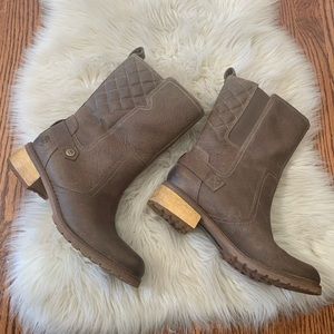 Timberland taupe leather waterproof winter boots 9